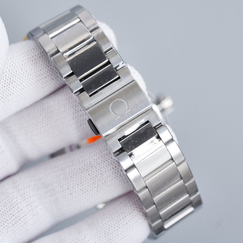 SEAMASTER AQUA TERRA 150M CO-AXIAL WHITE DIAL BLUE HAND