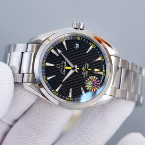 13266599208134384_b7a2a0e4-40ea-47fd-a4a8-21cb85b8e294 SEAMASTER AQUA TERRA 150M CO-AXIAL 41MM GAUSS-BUMBLEBEE