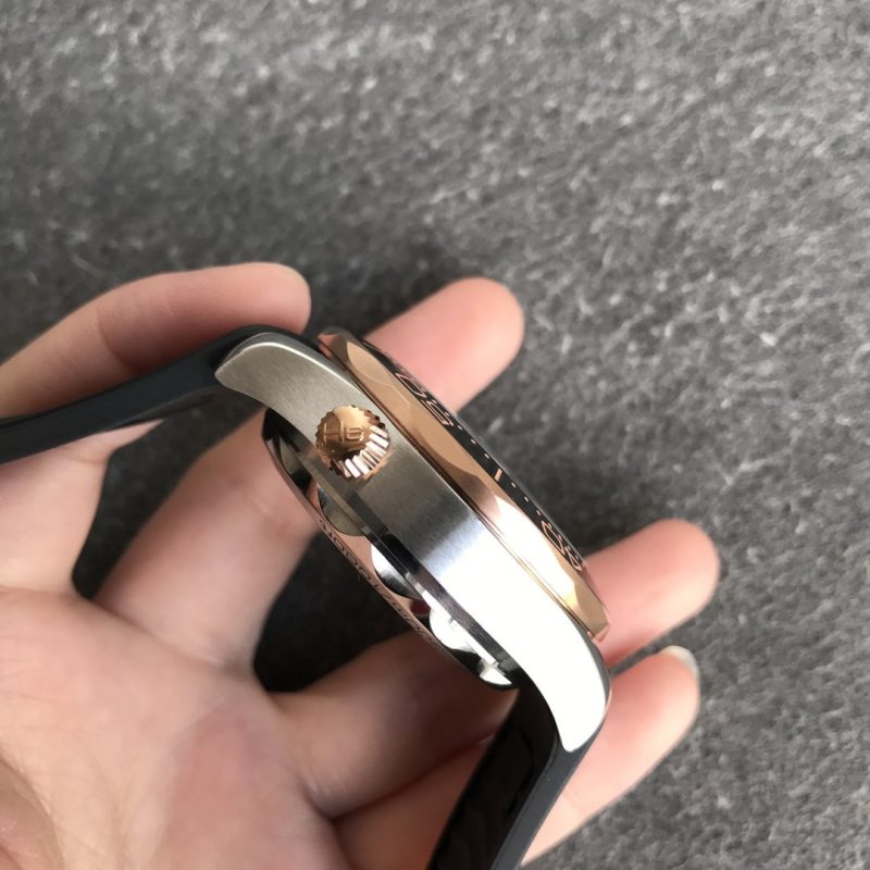 SEAMASTER DIVER 300M ROSE GOLD CASE 44MM CHRONOGRAPH BLACK DIAL