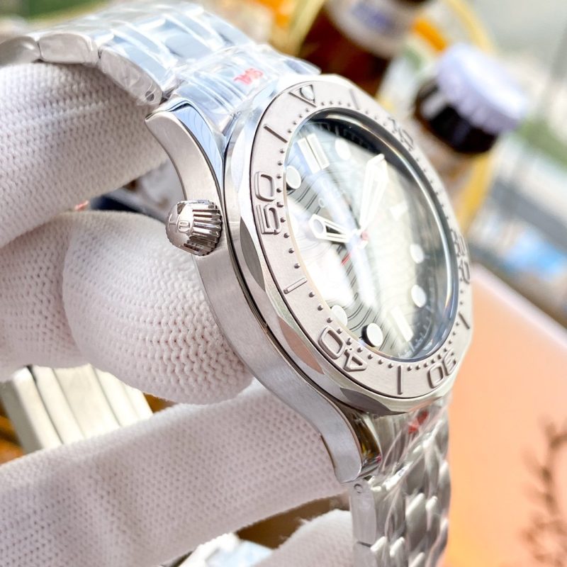 13267297501806357_3b7b97a0-e74d-461f-95fd-179edd386895 SEAMASTER DIVER MASTER CHRONOMETER 42MM NEKTON EDITION