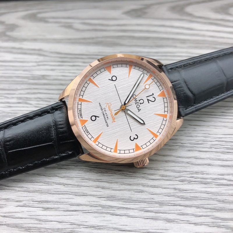 13267383157233667_ffa7e921-deda-438f-aafc-83bb470848b5 SEAMASTER RAILMASTER 40 ROSE GOLD CASE CHRONOMETER