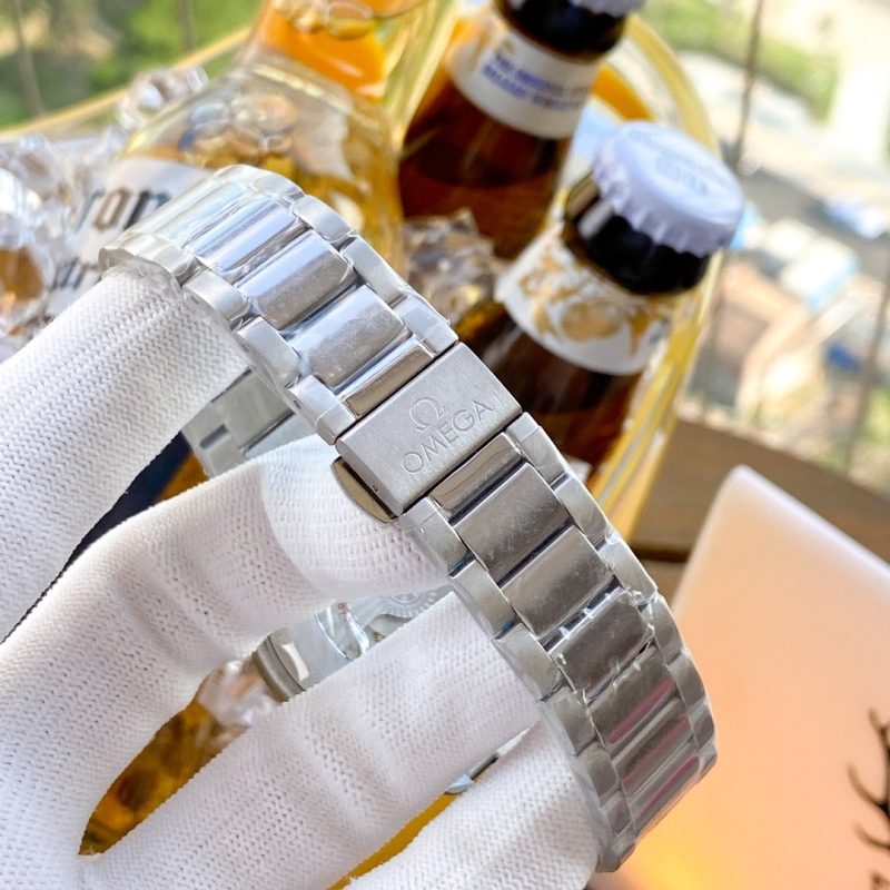 SEAMASTER AQUA TERRA STAINLESS STEEL WHITE DIAL