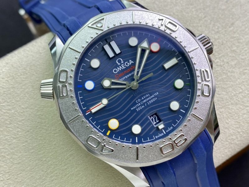 13269198081718592_bfce084e-6ea1-427d-8859-105264457362 SEAMASTER DIVER 300 STAINLESS STEEL BLUE DIAL RUBBER STRAP
