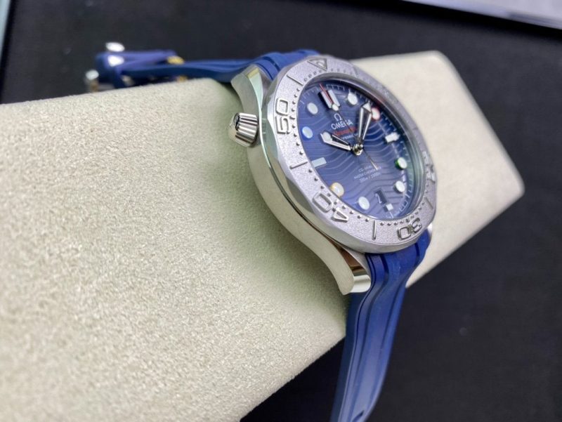 13269198084910059_28f0f792-7748-4458-9ee1-ed4ec2dbef58 SEAMASTER DIVER 300 STAINLESS STEEL BLUE DIAL RUBBER STRAP