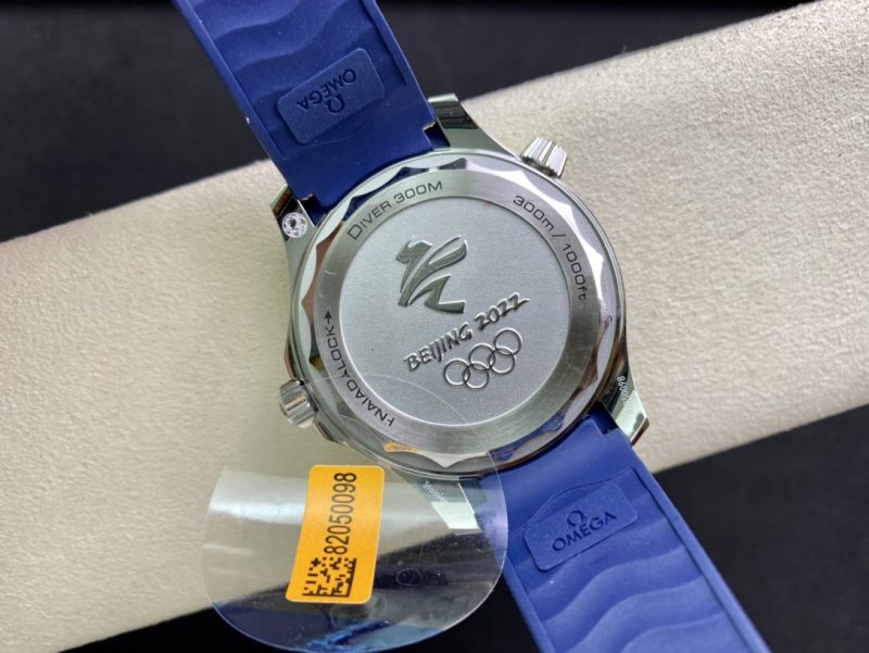 13269198087108246_20bb4e77-7dac-42d7-99bf-9254cf1b8eaf SEAMASTER DIVER 300 STAINLESS STEEL BLUE DIAL RUBBER STRAP