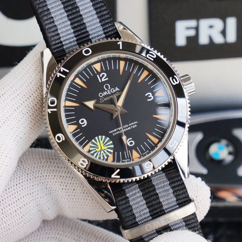 13271425591214975_5dcbd9f4-94de-4750-b951-d1abd62cd41f SEAMASTER 300M CO-AXIAL TEXTILE