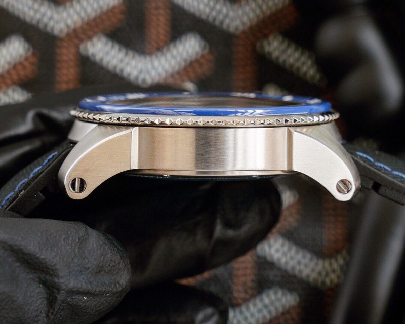 13271872788920934 CALIBRE DIVER 42 BLUE STAINLESS STEEL