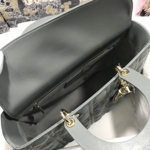 13272662865933521_f26f42cb-fd8d-4fea-b6b6-2483c63309ba LARGE LADY BAG 32CM GRAY CANNAGE LAMBSKIN