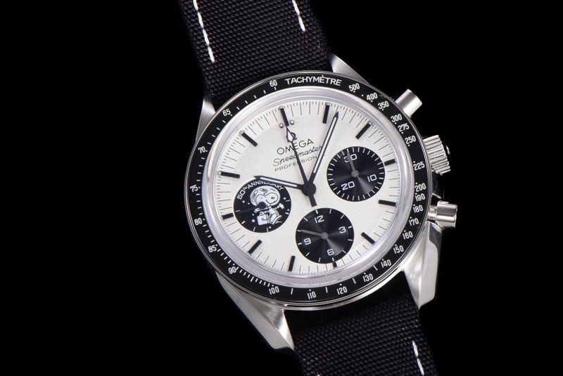 SPEEDMASTER MOONWATCH SNOOPY BLACK BEZEL TEXTILE