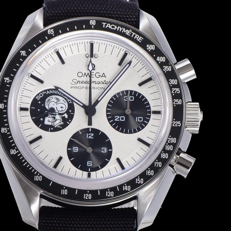 SPEEDMASTER MOONWATCH SNOOPY BLACK BEZEL TEXTILE