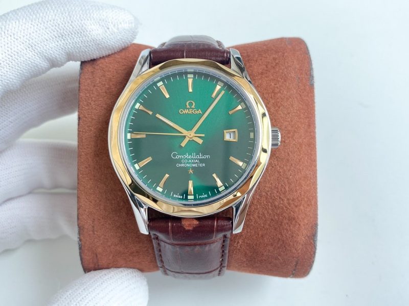 13273871426296792_03fe29c6-3170-4258-b08b-f05b9282c782 CONSTELLATION 40 LEATHER STRAP