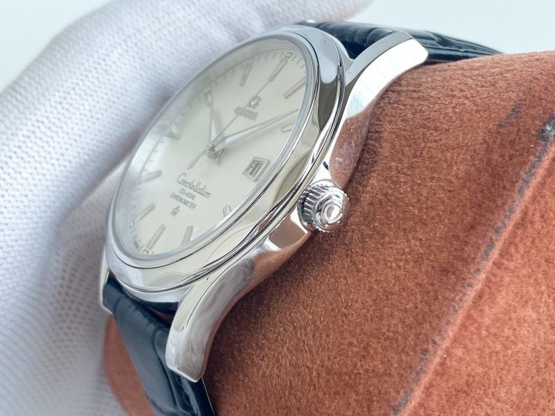 13273871428411246_da6a5580-40f6-4f9f-a6a3-b0d24ef99af5 CONSTELLATION 40 LEATHER STRAP