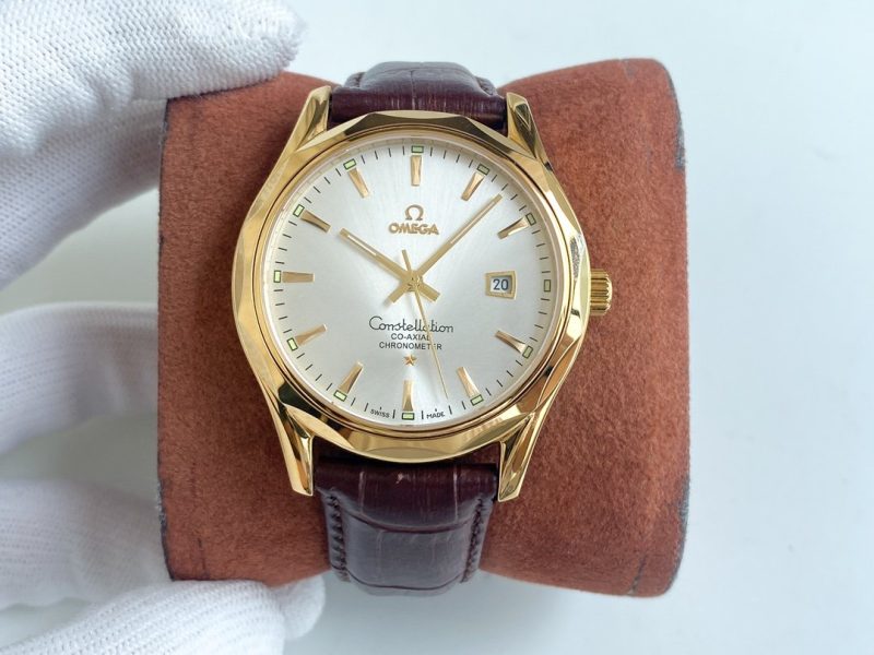 13273871467798144_8dbcba59-ec11-4bfe-8428-a1cff4555a7e CONSTELLATION 40 GOLD CASE LEATHER STRAP