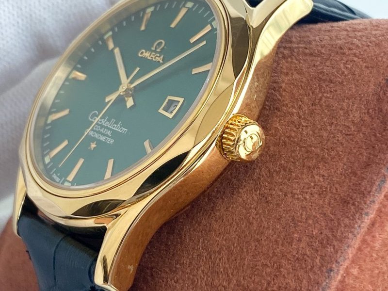 13273871471891087_065b1f4f-153e-41a2-ae84-19d5ae23e557 CONSTELLATION 40 GOLD CASE LEATHER STRAP