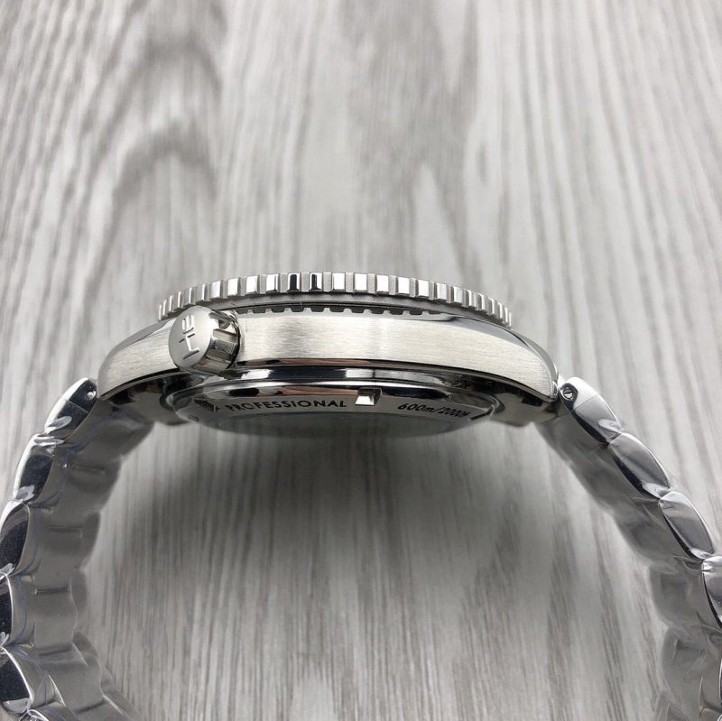 SEAMASTER PLANET OCEAN 600 ORANGE BEZEL WHITE DIAL