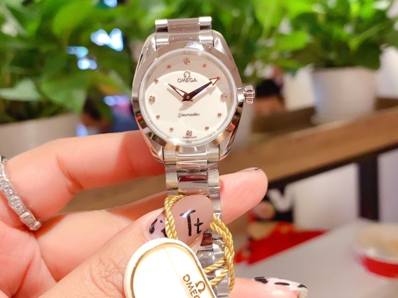 13275597357313416_4eab5698-bb38-4fb6-b77c-76804f8f2c77 AQUA TERRA 28MM QUARTZ STEEL WHITE DIAL