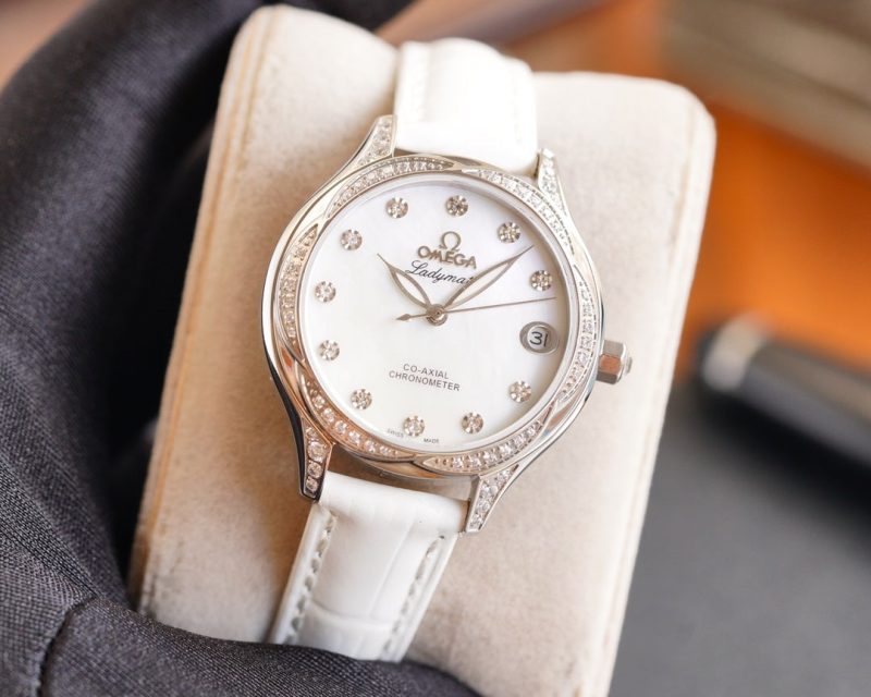 13276024909088534_75d077a5-7b73-435f-a7a7-4767f5545535 DE VILLE LADYMATIC 31MM DIAMOND BEZEL MOP DIAL