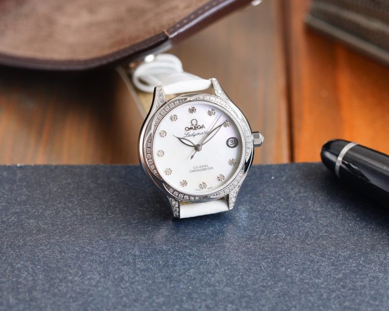 13276024909979466_e47a28f0-3cab-4266-a5c1-bae06363a016 DE VILLE LADYMATIC 31MM DIAMOND BEZEL MOP DIAL