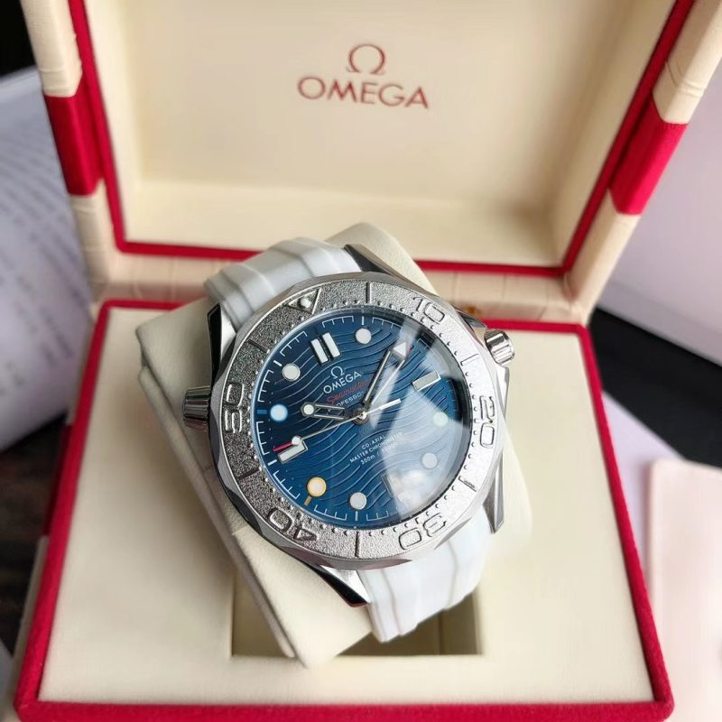 SEAMASTER DIVER 300M NEKTON BLUE DIAL WHITE RUBBER