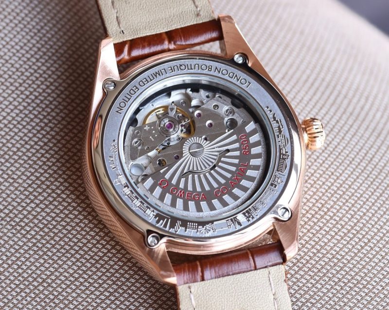 SEAMASTER AQUA TERRA 150M CO-AXIAL GOLD CASE LEATHER