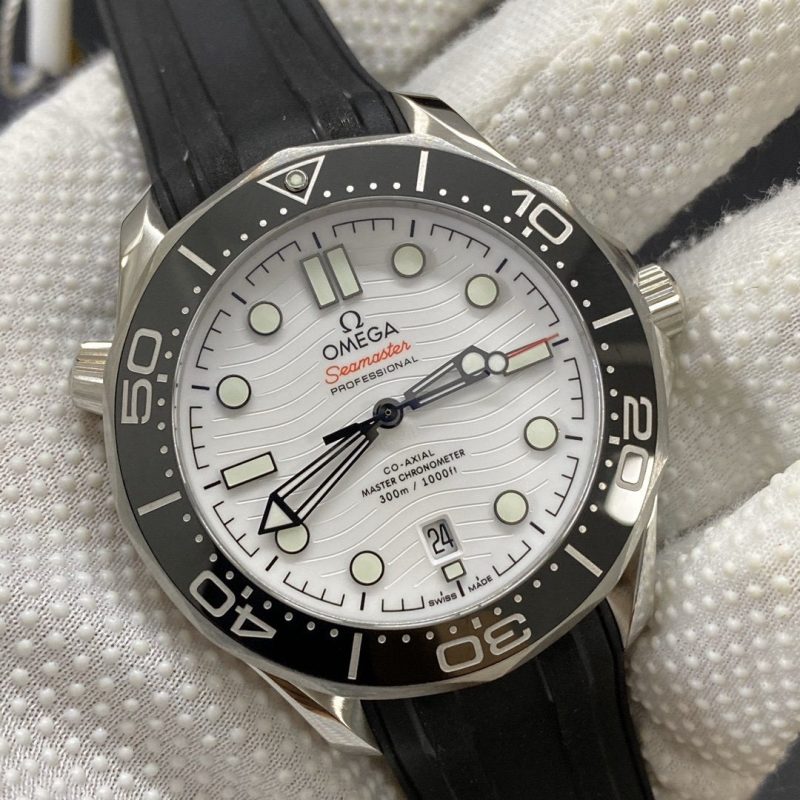 SEAMASTER PROFESSIONAL 300 BLACK CERAMIC WHITE DIAL