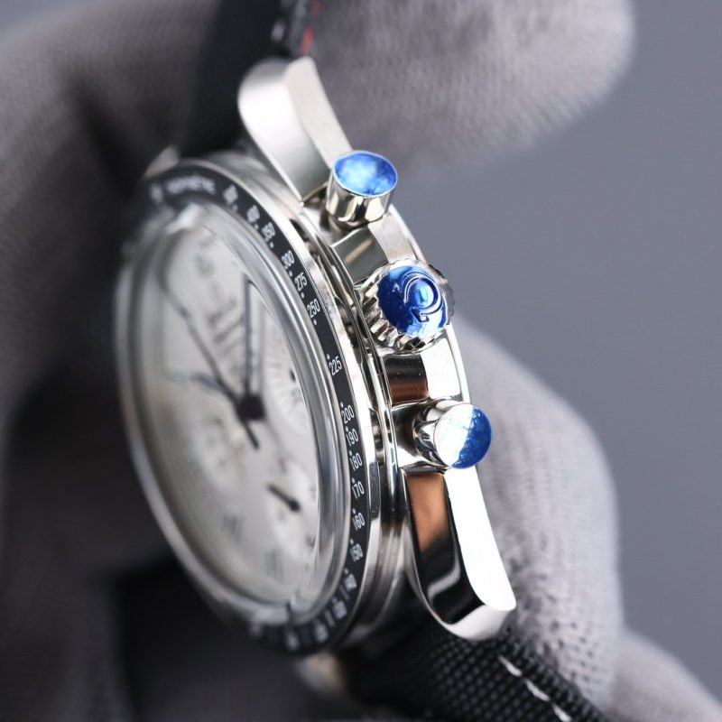 13279909505663940_dba22cb7-487b-4658-a095-3acf8ada74ba SPEEDMASTER 42MM SNOOPY WHITE DIAL