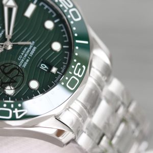 SEAMASTER DIVER 300 CUSTOM GREEN DIAL