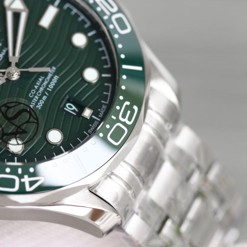 SEAMASTER DIVER 300 CUSTOM GREEN DIAL