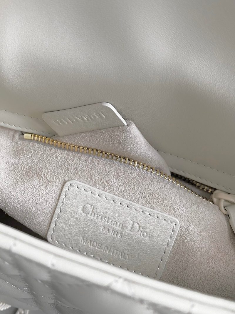 13345369937497406_c0f273a1-6352-47a4-81f7-1fa0fe1f2ef3 MINI LADY 17 MY ABC WHITE LAMBSKIN