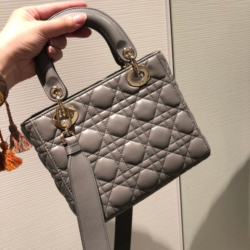 13345377272305529_5c6fb7e5-6aef-4ff9-8dff-301fc24572c4 SMALL LADY 20 MY ABC GREY LAMBSKIN