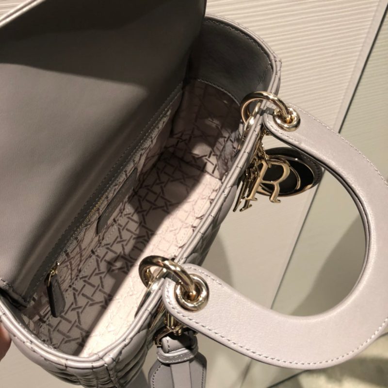 13345377275714860_df8cf0af-3322-44d6-8ccf-37cefc095807 SMALL LADY 20 MY ABC GREY LAMBSKIN