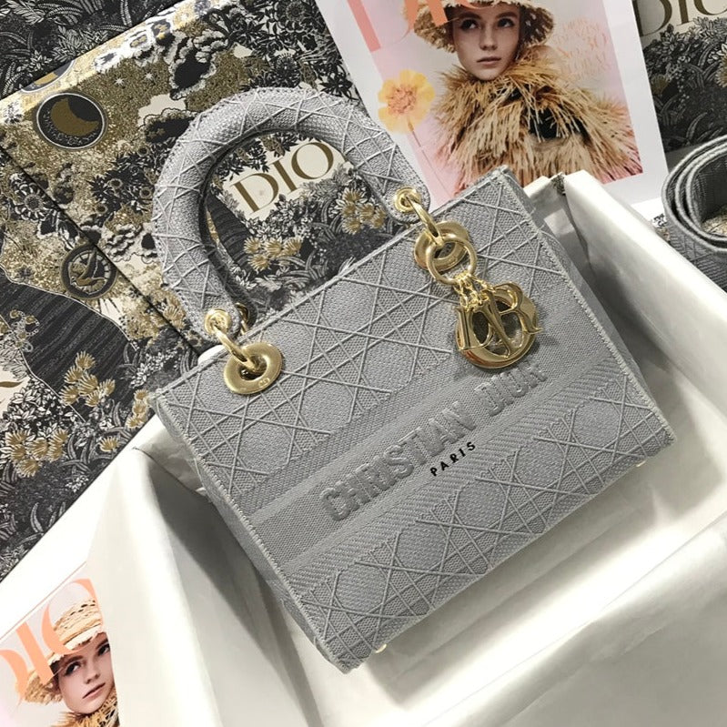 13350396856583591_cf1a11d1-d4c0-4dd7-be5d-d76db03ef47d MEDIUM LADY D-LITE 24 GRAY CANNAGE EMBROIDERY