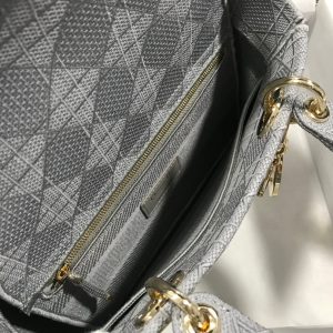 13350396891769208_ee96e43b-4d3b-49ee-9e41-39acb84cc9a2 MEDIUM LADY D-LITE 24 GRAY CANNAGE EMBROIDERY