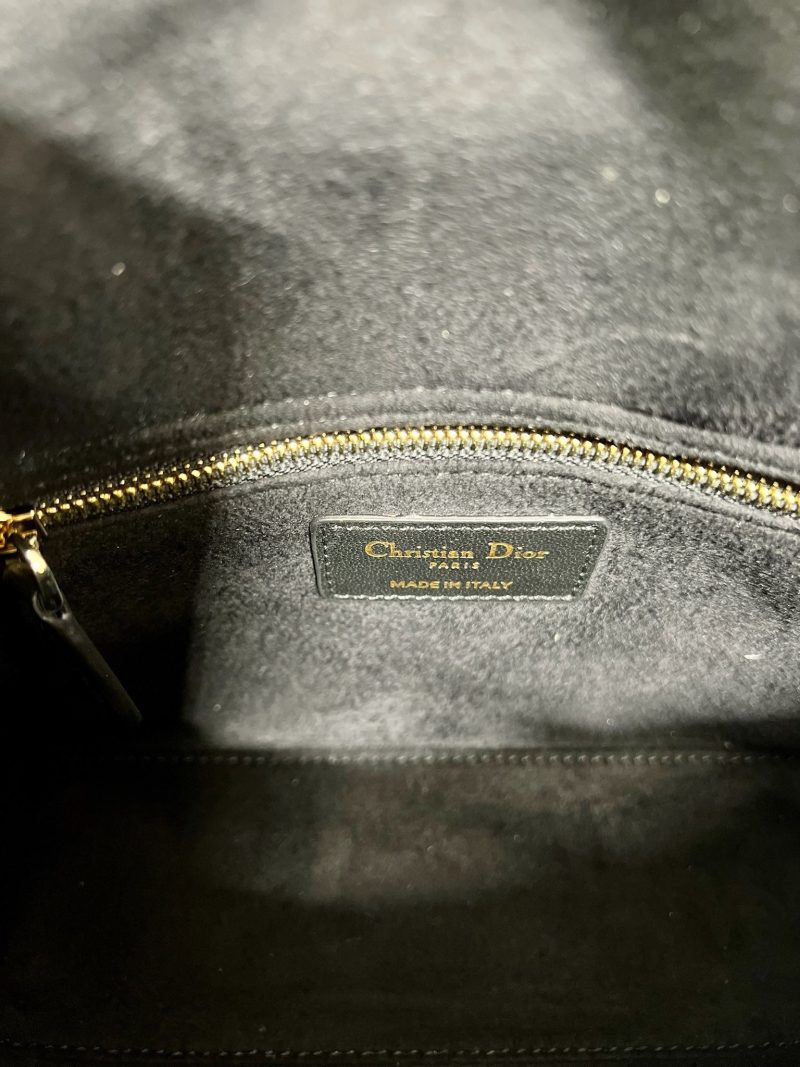 SMALL LADY 20 BUTTERFLY STUD BLACK LAMBSKIN