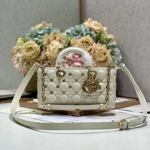 13350631067733486_3d4216be-a9c1-4c72-b285-1ebc2323f08b MEDIUM LADY D-JOY 26 BUTTERFLY STUD WHITE LAMBSKIN