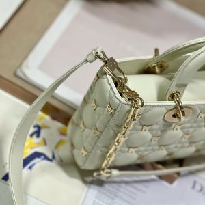 13350631074896177_617152ae-b6fd-43eb-8ae8-6231f85d82aa MEDIUM LADY D-JOY 26 BUTTERFLY STUD WHITE LAMBSKIN