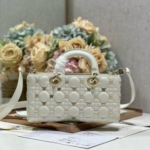 13350631078212599_6ef31c80-5bf5-4a44-a575-f6f70656d858 MEDIUM LADY D-JOY 26 BUTTERFLY STUD WHITE LAMBSKIN