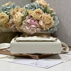 13350631079913079_c13a4f63-38c3-4651-b6a8-af90b1780963 MEDIUM LADY D-JOY 26 BUTTERFLY STUD WHITE LAMBSKIN