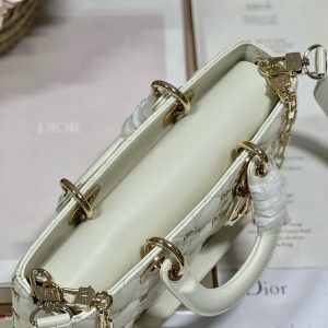 13350631081717163_5f51c961-ccd3-41b4-975c-68c286d9ab20 MEDIUM LADY D-JOY 26 BUTTERFLY STUD WHITE LAMBSKIN