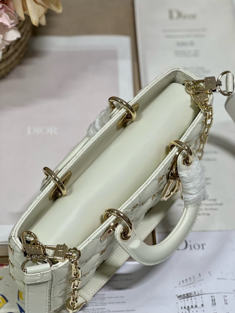 13350631081717163_5f51c961-ccd3-41b4-975c-68c286d9ab20 MEDIUM LADY D-JOY 26 BUTTERFLY STUD WHITE LAMBSKIN