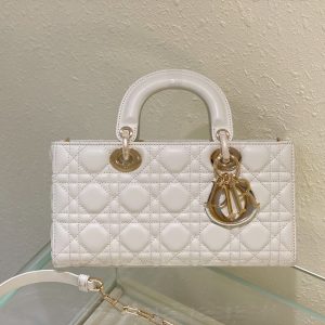 13350661495352683_1794abd2-f1b2-4b0f-82f3-34789fdf77e5 MEDIUM LADY D-JOY 26 WHITE LAMBSKIN
