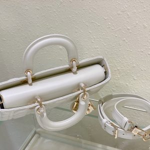 13350661502307711_39edfc27-051e-44f6-927a-dafc94743803 MEDIUM LADY D-JOY 26 WHITE LAMBSKIN