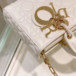 13350661505669599_229db626-f674-4c5d-9efc-ec9ae17de47d MEDIUM LADY D-JOY 26 WHITE LAMBSKIN