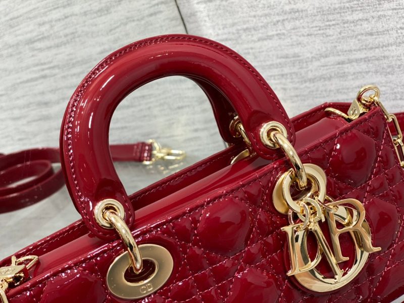 13350670352880343_33c8f3b9-7b93-43b0-9a84-76717cf0f902 SMALL LADY D-JOY 22 RED PATENT CALFSKIN