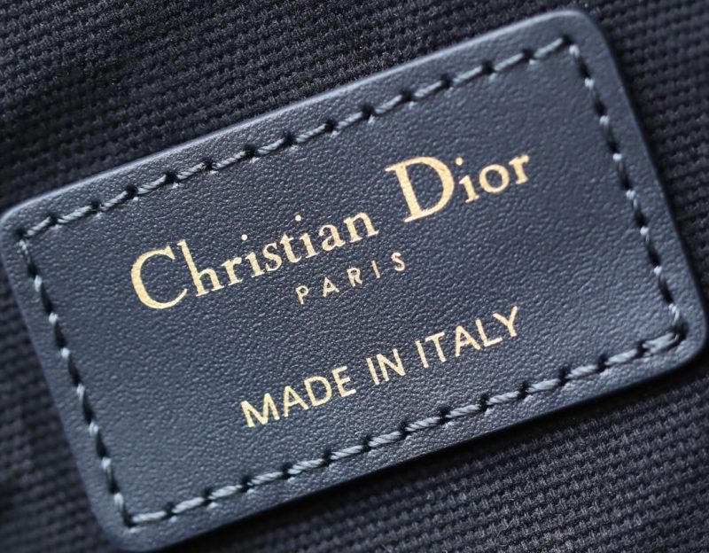 MONTAIGNE MEDIUM 24 BUCKET BAG IN BLUE OBLIQUE JACQUARD CALFSKIN