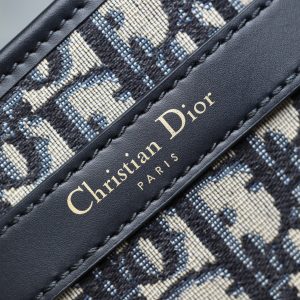 MONTAIGNE MEDIUM 24 BUCKET BAG IN BLUE OBLIQUE JACQUARD CALFSKIN