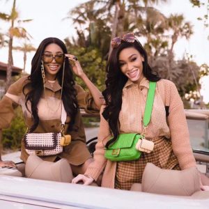 BAGUETTE WITH FF MOTIF 27 IN EMERALD GREEN SOFT LAMBSKIN GOLD HARDWARE