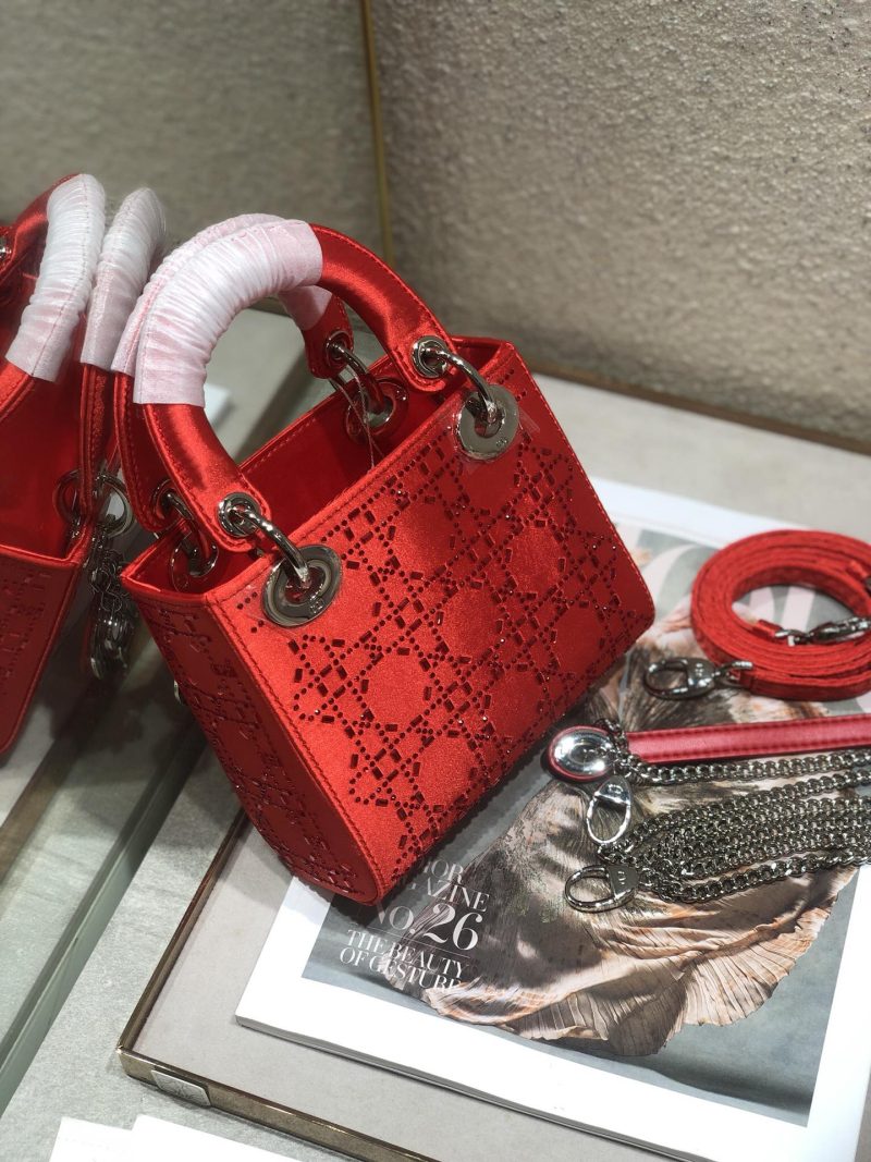 LADY 24 HANDBAG EMBOSSED DIAMOND IN CHERRY RED CALFSKIN