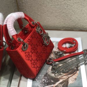 LADY 24 HANDBAG EMBOSSED DIAMOND IN CHERRY RED CALFSKIN