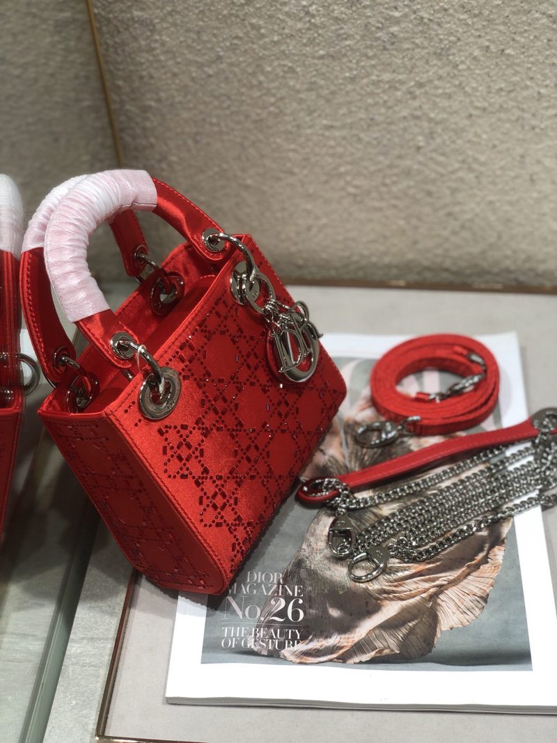 LADY 24 HANDBAG EMBOSSED DIAMOND IN CHERRY RED CALFSKIN